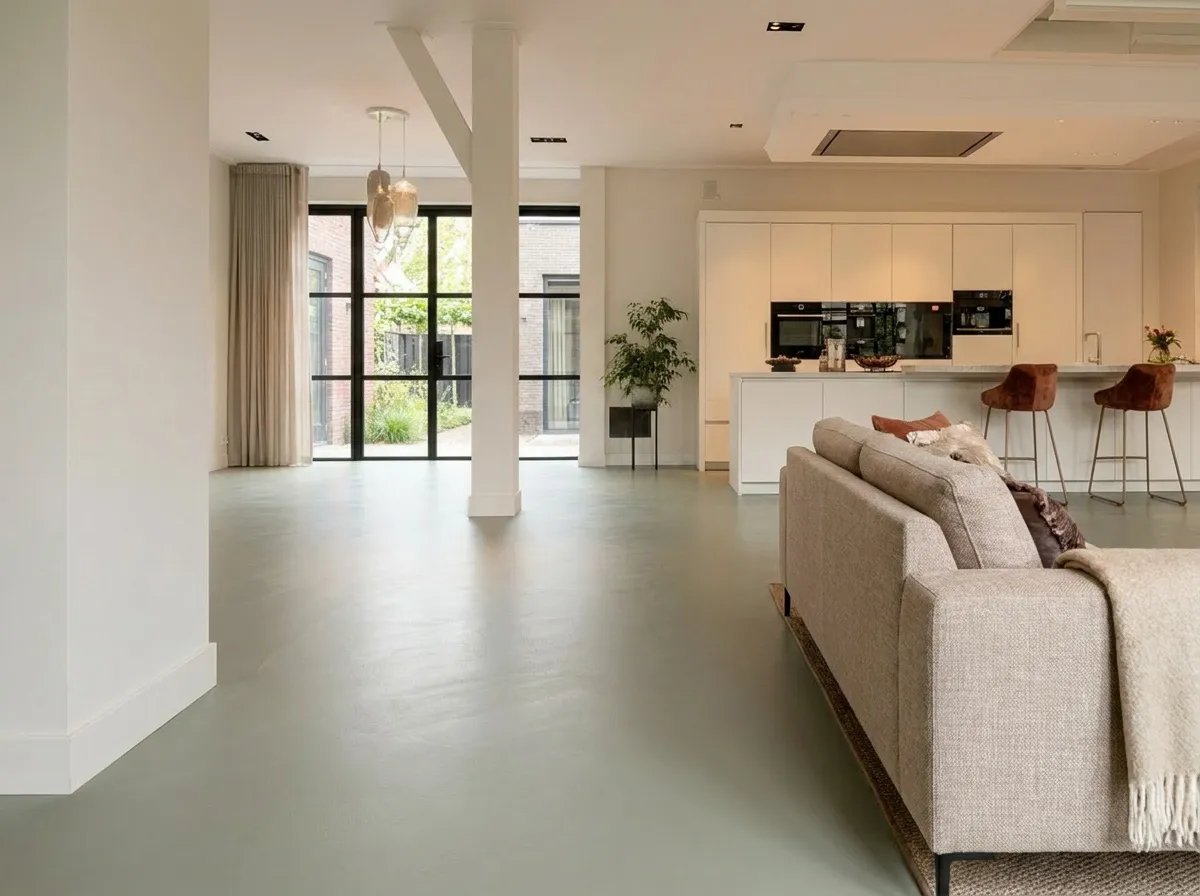Zijaanzicht — 110 m² microcement Mountain in een open ruimte, Den Haag