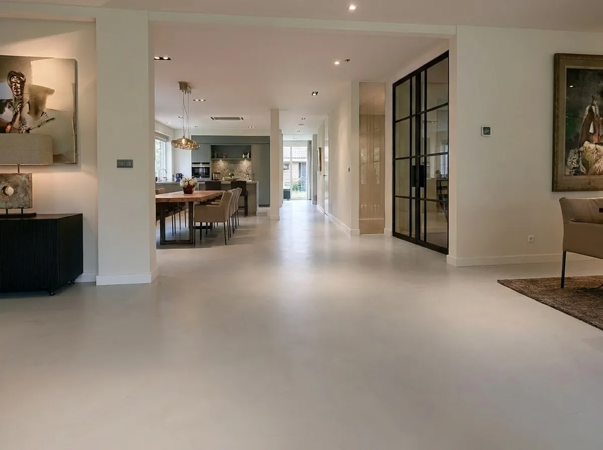 Andere hoek — 95 m² microcement Perla in een open ruimte, Rotterdam